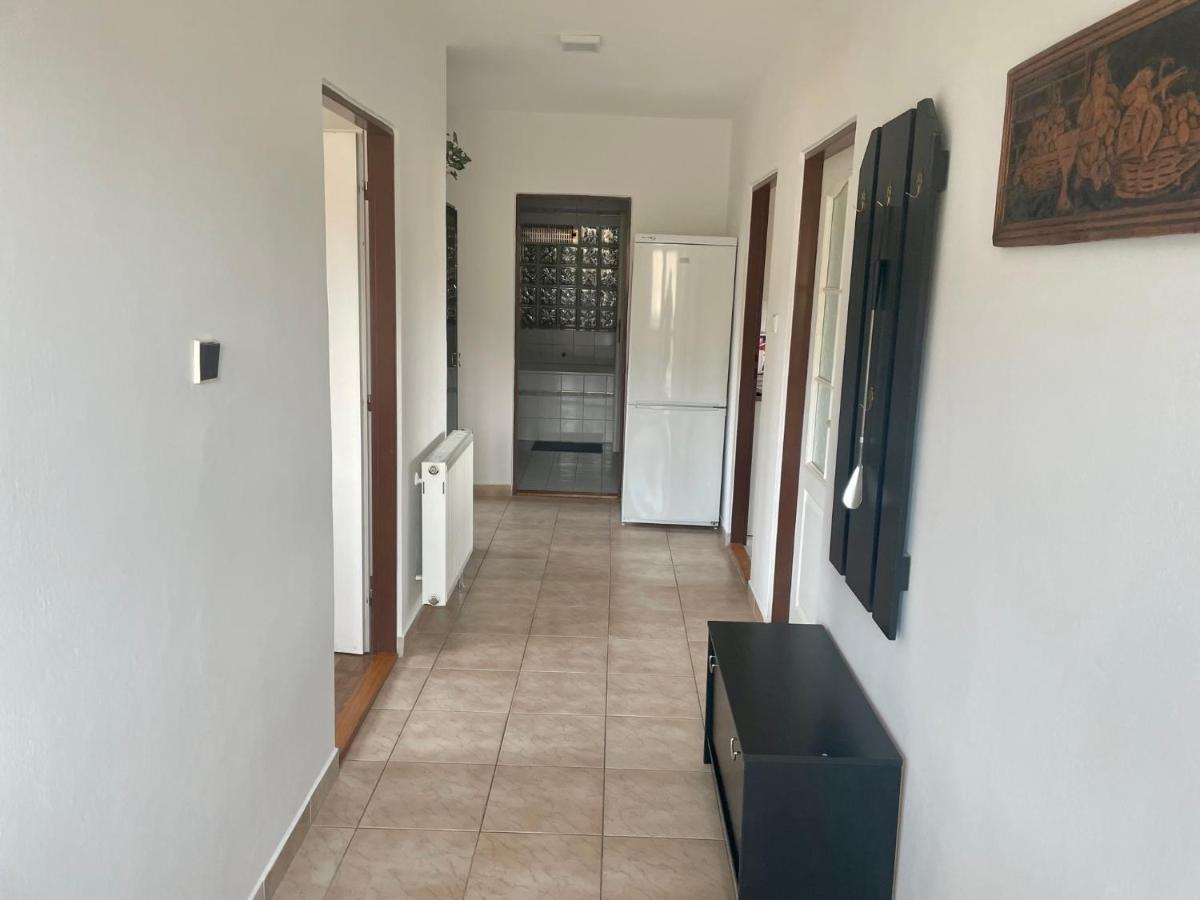 Runch Smilovice Vila Chotilsko Exterior foto